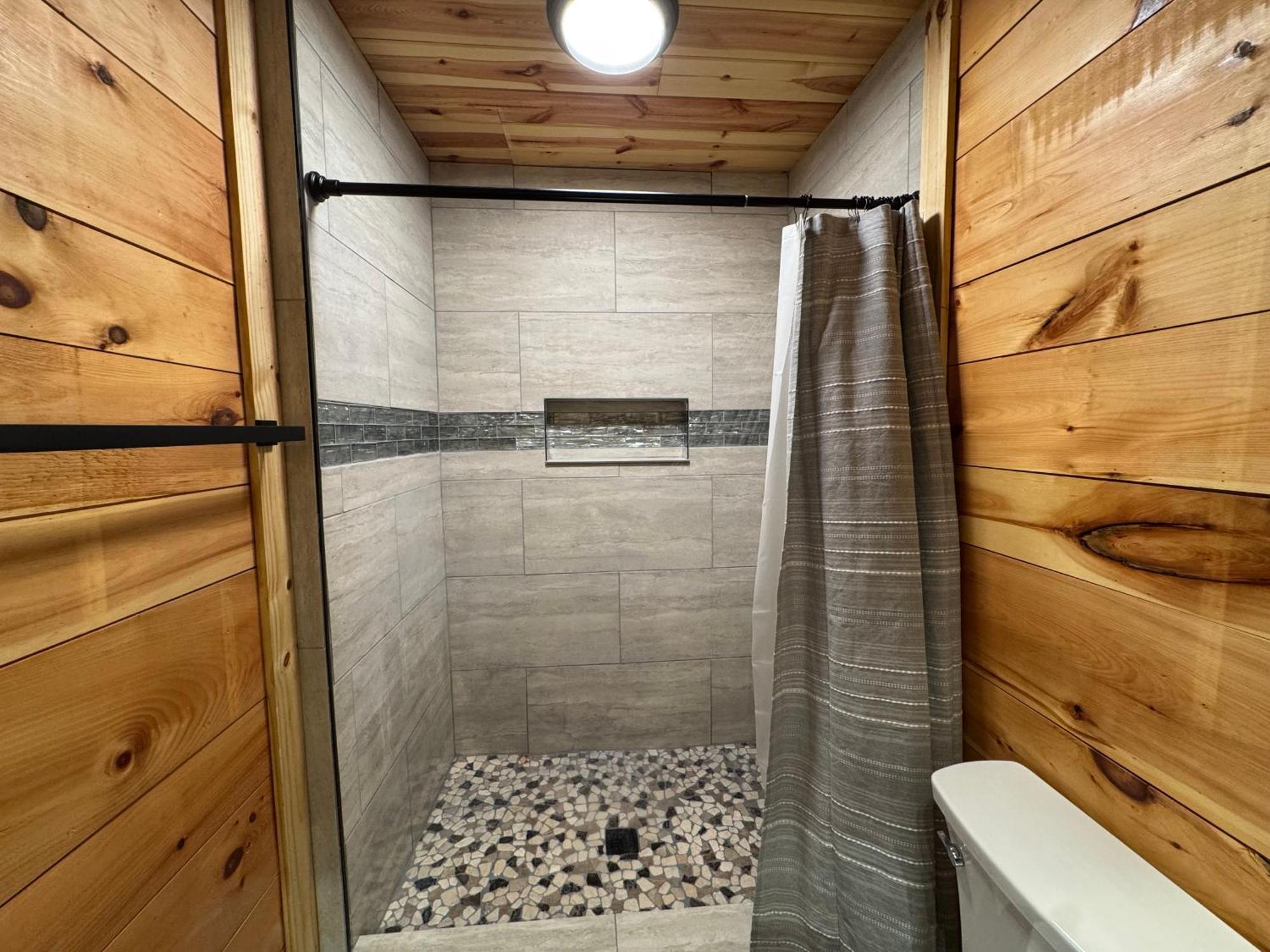 Private Luxury -built 2021-3552 Sf-6 Bed 5 Bath 