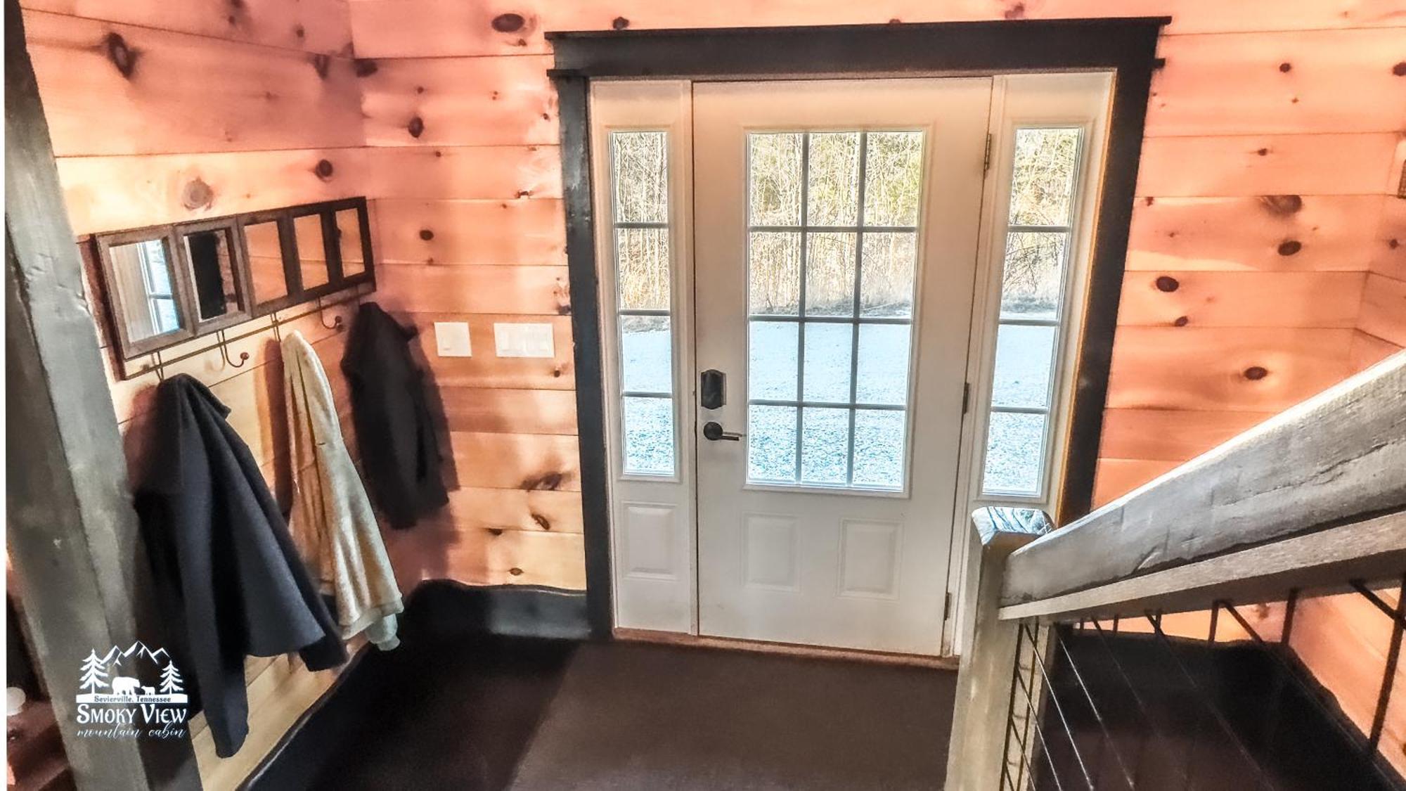 Luxurious 6 Bed 5 Bath Amazing Location & Privacy! -4 Miles To Gatlinburg & Pidgeon Forge-hot Tub-fireplace-king Suits-deck-grill-free Parking For 8 Vehicles-firepit-full Kitchen-