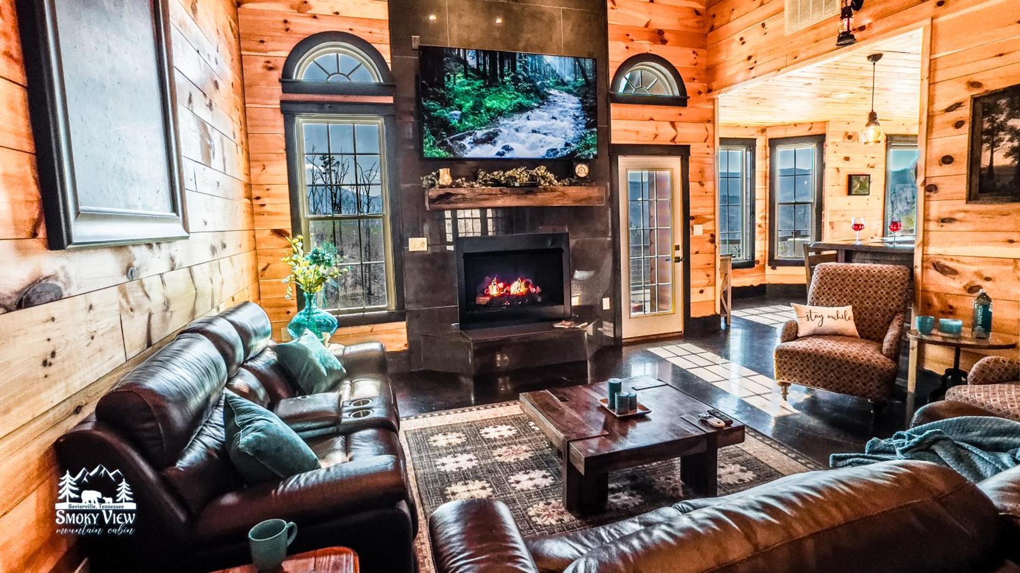 Casa vacanze Luxurious 6 Bed 5 Bath Amazing Location & Privacy! -4 Miles To Gatlinburg & Pidgeon Forge-hot Tub-fireplace-king Suits-deck-grill-free Parking For 8 Vehicles-firepit-full Kitchen-