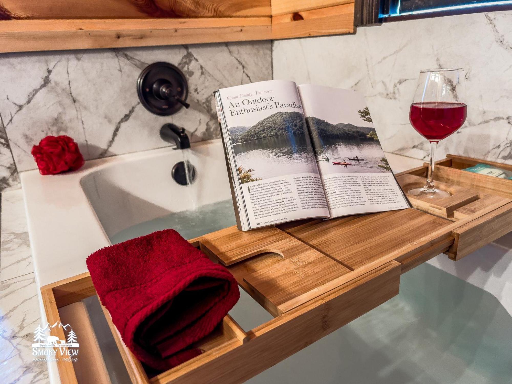 Luxurious 6 Bed 5 Bath Amazing Location & Privacy! -4 Miles To Gatlinburg & Pidgeon Forge-hot Tub-fireplace-king Suits-deck-grill-free Parking For 8 Vehicles-firepit-full Kitchen-