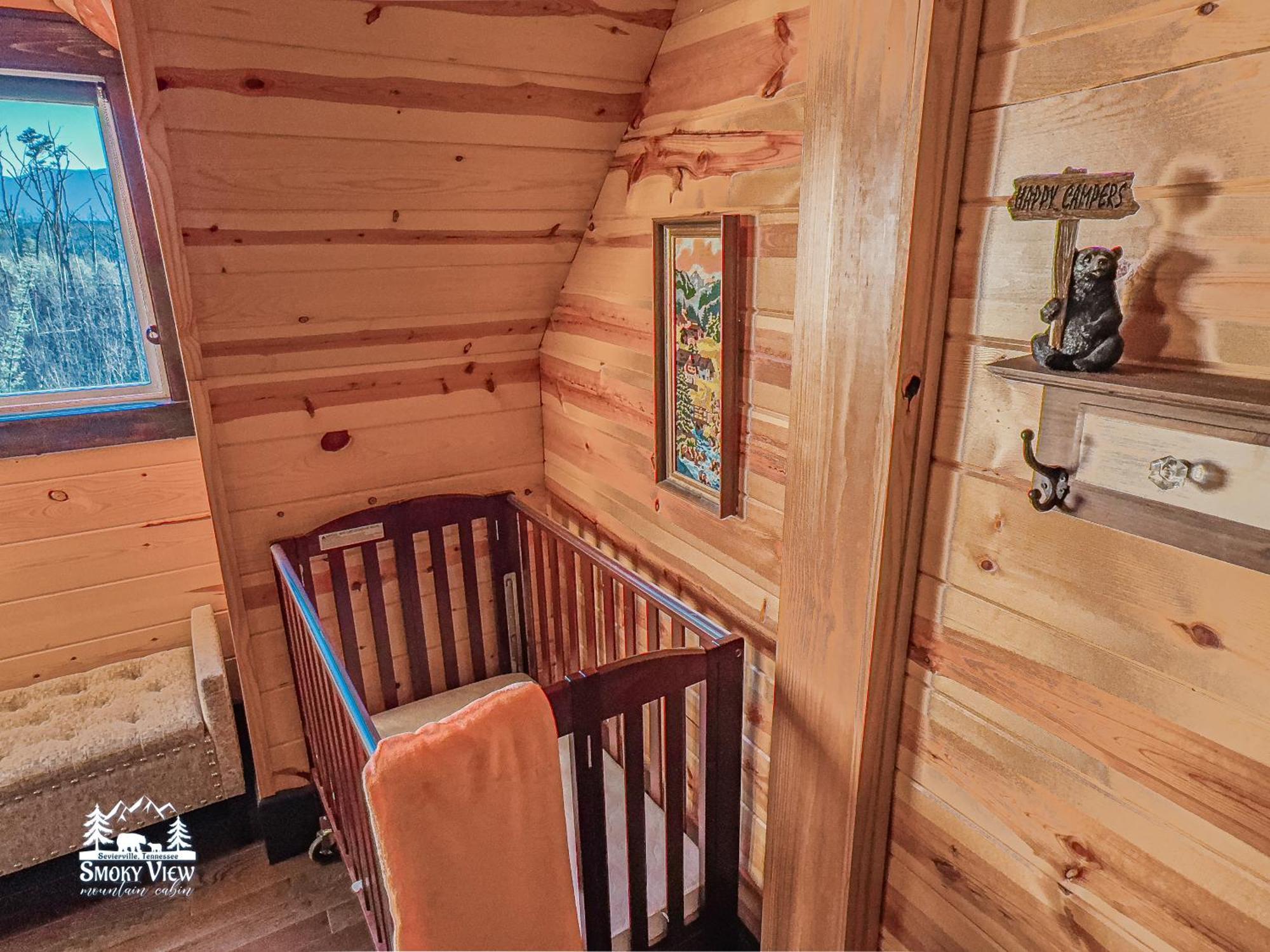 Luxurious 6 Bed 5 Bath Amazing Location & Privacy! -4 Miles To Gatlinburg & Pidgeon Forge-hot Tub-fireplace-king Suits-deck-grill-free Parking For 8 Vehicles-firepit-full Kitchen-