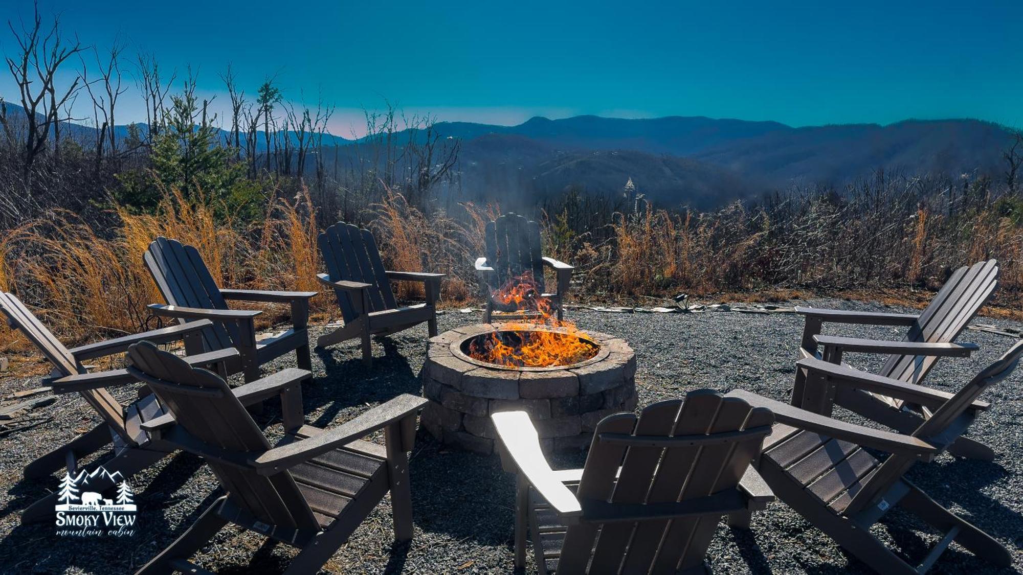 Luxurious 6 Bed 5 Bath Amazing Location & Privacy! -4 Miles To Gatlinburg & Pidgeon Forge-hot Tub-fireplace-king Suits-deck-grill-free Parking For 8 Vehicles-firepit-full Kitchen-