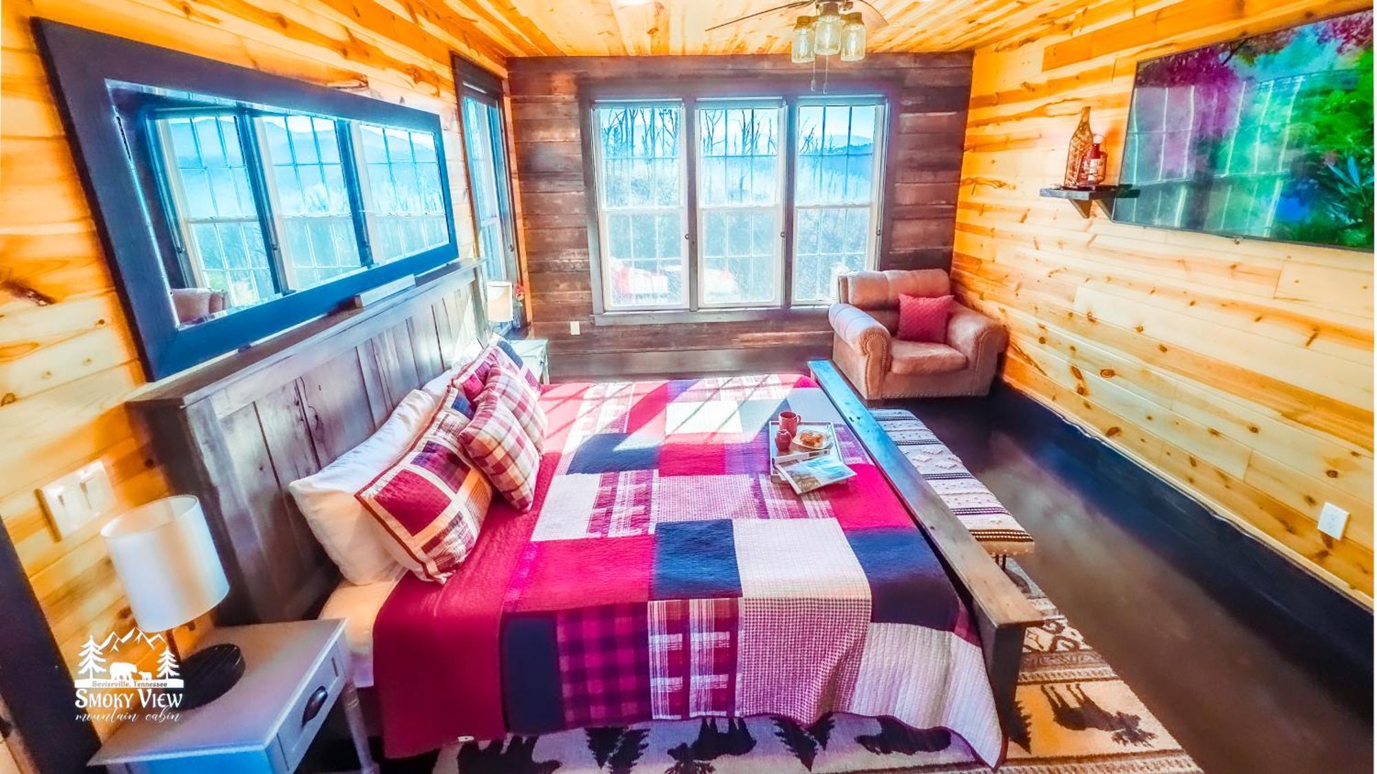 Casa vacanze Luxurious 6 Bed 5 Bath Amazing Location & Privacy! -4 Miles To Gatlinburg & Pidgeon Forge-hot Tub-fireplace-king Suits-deck-grill-free Parking For 8 Vehicles-firepit-full Kitchen-