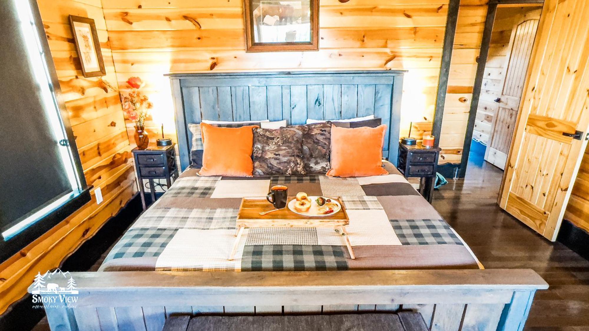 Luxurious 6 Bed 5 Bath Amazing Location & Privacy! -4 Miles To Gatlinburg & Pidgeon Forge-hot Tub-fireplace-king Suits-deck-grill-free Parking For 8 Vehicles-firepit-full Kitchen-