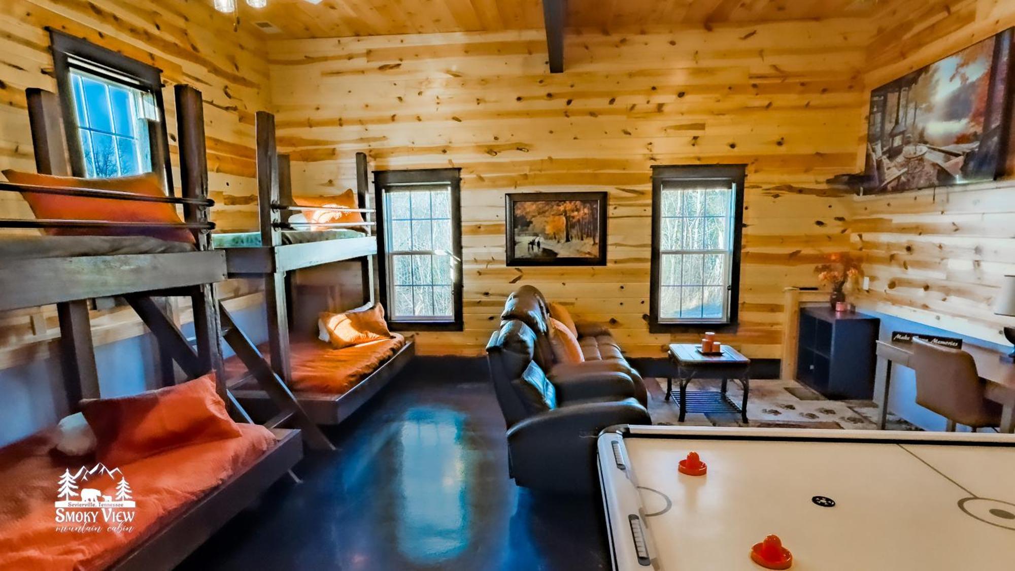 Luxurious 6 Bed 5 Bath Amazing Location & Privacy! -4 Miles To Gatlinburg & Pidgeon Forge-hot Tub-fireplace-king Suits-deck-grill-free Parking For 8 Vehicles-firepit-full Kitchen-