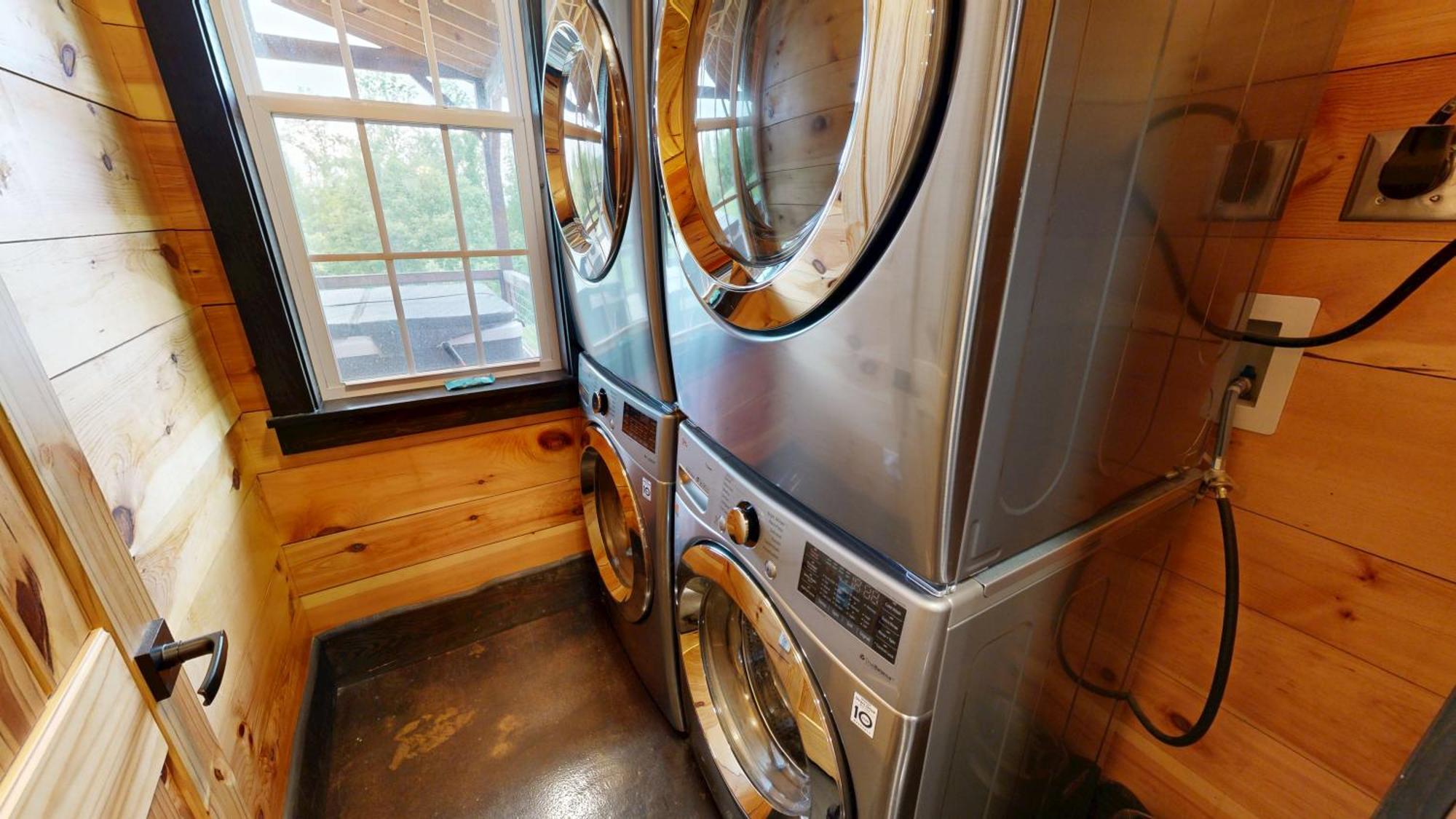 Casa vacanze Luxurious 6 Bed 5 Bath Amazing Location & Privacy! -4 Miles To Gatlinburg & Pidgeon Forge-hot Tub-fireplace-king Suits-deck-grill-free Parking For 8 Vehicles-firepit-full Kitchen-