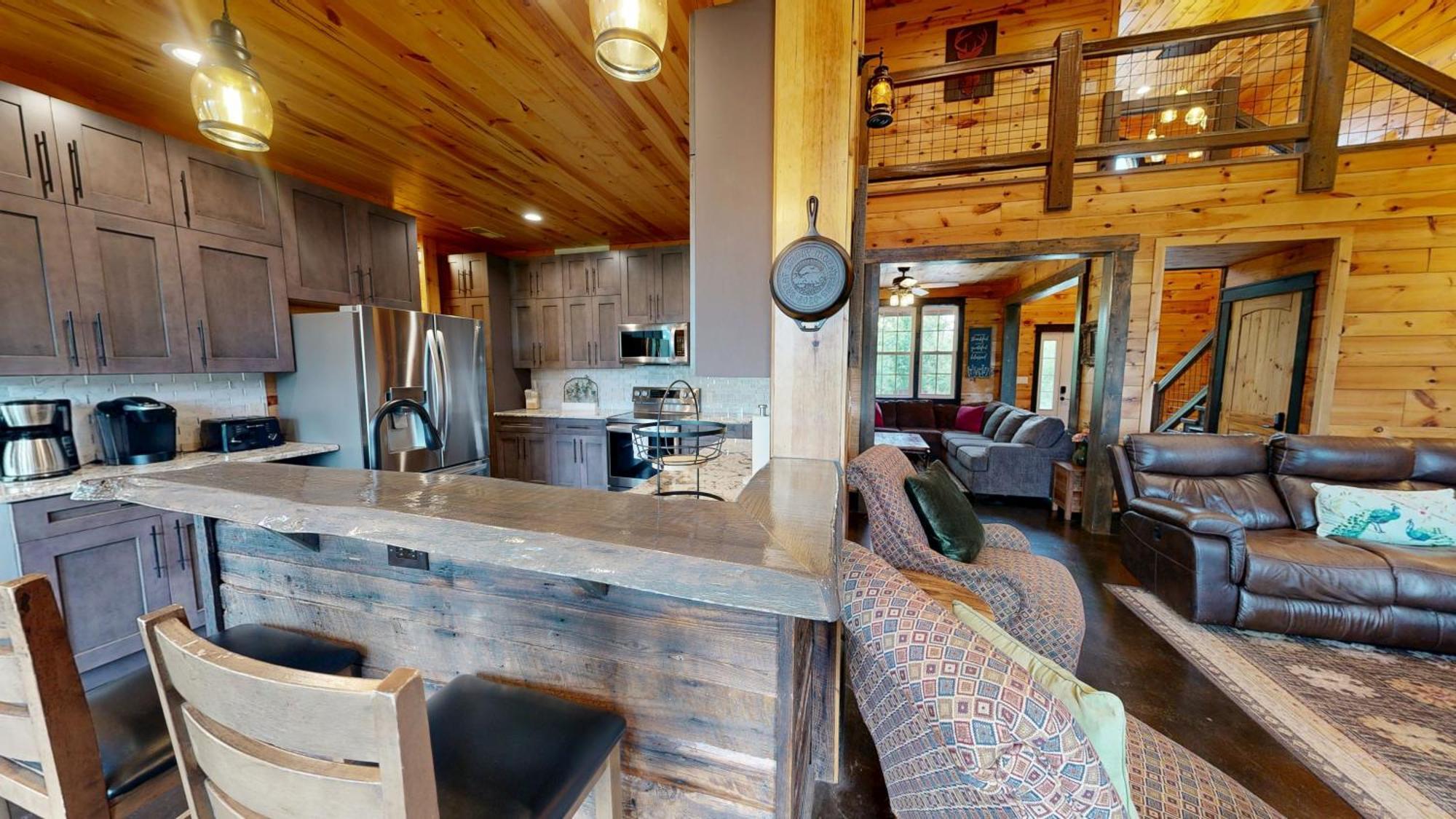 Luxurious 6 Bed 5 Bath Amazing Location & Privacy! -4 Miles To Gatlinburg & Pidgeon Forge-hot Tub-fireplace-king Suits-deck-grill-free Parking For 8 Vehicles-firepit-full Kitchen-