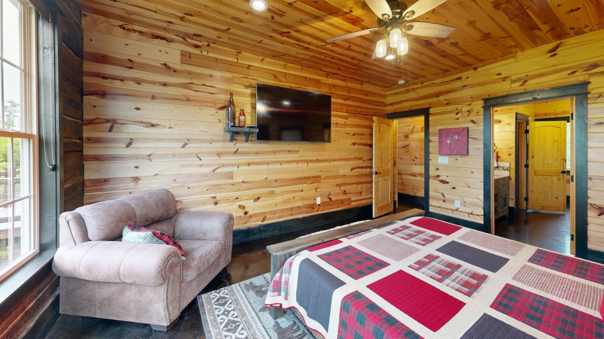 Luxurious 6 Bed 5 Bath Amazing Location & Privacy! -4 Miles To Gatlinburg & Pidgeon Forge-hot Tub-fireplace-king Suits-deck-grill-free Parking For 8 Vehicles-firepit-full Kitchen-