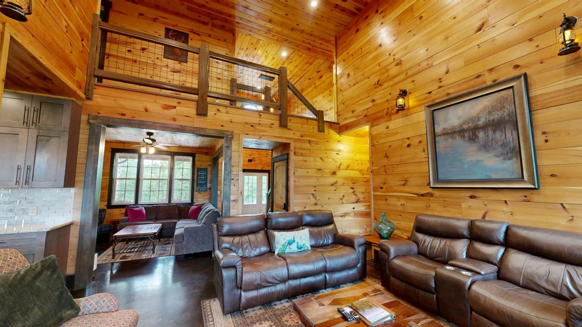 Luxurious 6 Bed 5 Bath Amazing Location & Privacy! -4 Miles To Gatlinburg & Pidgeon Forge-hot Tub-fireplace-king Suits-deck-grill-free Parking For 8 Vehicles-firepit-full Kitchen-