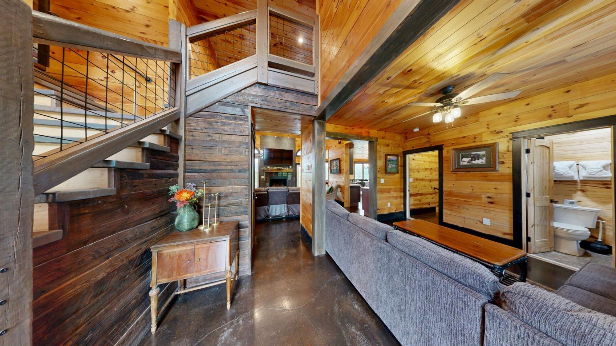Luxurious 6 Bed 5 Bath Amazing Location & Privacy! -4 Miles To Gatlinburg & Pidgeon Forge-hot Tub-fireplace-king Suits-deck-grill-free Parking For 8 Vehicles-firepit-full Kitchen-